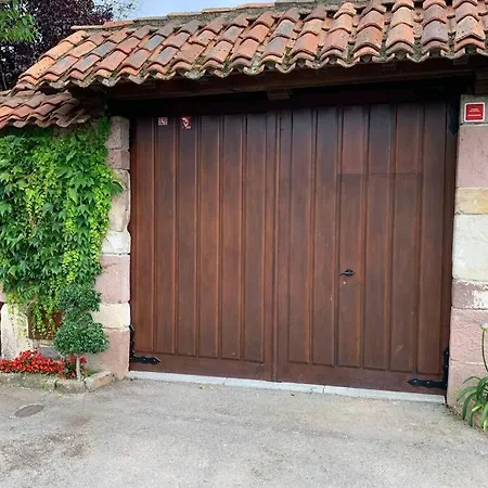 Casa Lindes De , Cantabria *